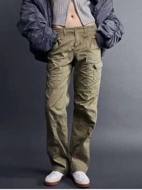 H&M Olive Green Wide-Leg Cargo Pants